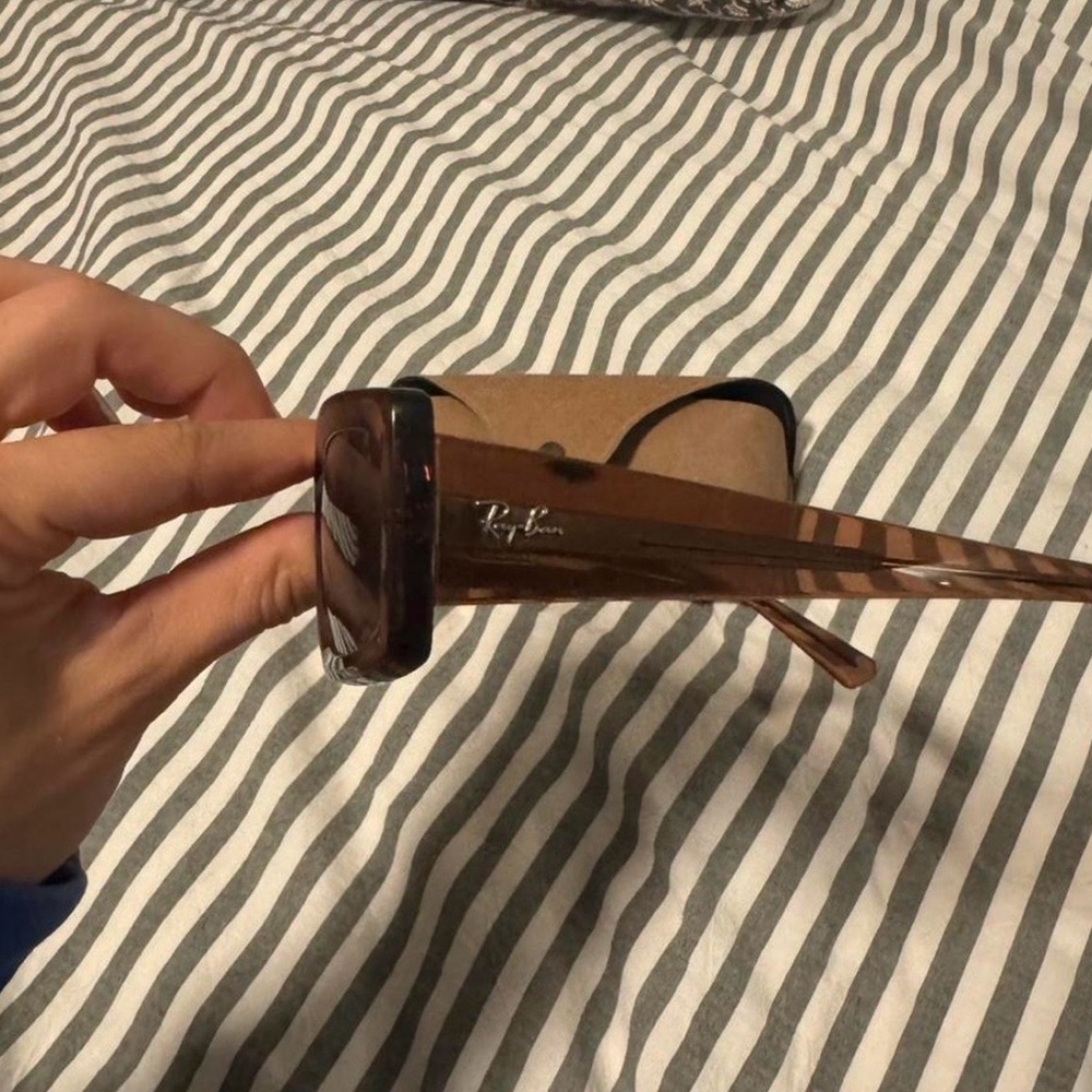 Ray-Ban Tortoise Sunglasses with Tan Case - Picture 2 of 2